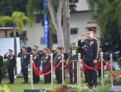 POLDA KEPRI GELAR UPACARA HUT KE-80 RI DENGAN KHIDMAT DAN PENUH SEMANGAT KEBANGSAAN