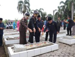 Tingkatkan Nilai Patriotisme dan Semangat Juang Pahlawan, Kapolres Musi Hadiri Upacara Tabur Bunga
