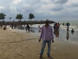 Jelang Bulan Safar, Pesisir Pantai Di Desa Lancang Dipadati Pengunjung