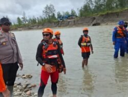 Hari Ketiga Pencarian, Pendulang Emas yang Hanyut di Kali Jernih Mile 30 Belum Ditemukan