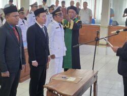 Sarjani Lantik Pejabat Struktural Dan Fungsional di Lingkungan Pemerintah