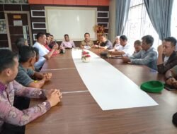 Ketua DPRK Aceh Tamiang Sambut Para Pengunjuk Rasa Tuntut Eksekusi Lahan PT. DJ