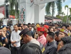 Ratusan Mahasiswa Gelar Demo, Didepan Gedung DPRD Kalimantan Tengah