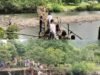 Pemerintah Dimana ..? Rakyat Bangun Jembatan Sendiri di Pulau Terlupakan