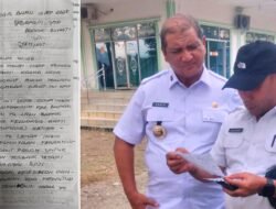 Bupati Armia Pahmi Terharu Saat Membaca Surat Yang Diterima Dari Rakyatnya