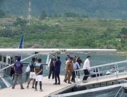 Transportasi Baru di Danau Toba, Bobby Nasution Jajal Pesawat Amfibi