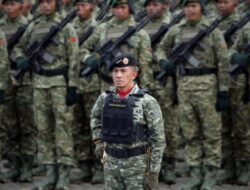 Letjen TNI Bambang Trisnohadi, Peraih Adhi Makayasa di Percaya Menjadi Komandan Upacara HUT ke – 80 TNI.