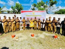 Bupati Mimika dan Deputi Menteri UMKM Lakukan Peletakan Batu Pertama Pembangunan Koperasi Merah Putih