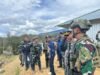 Bupati Puncak Kunjungi Prajurit Satgas Yonif 700/WYC di Titik Kuat Bendungan, Bersinergi untuk Membangun Tanah Papua.