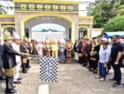 Meriahnya Pawai Budaya dan Karnaval  Menyambut HUT Kota Bireuen ke-26 Membuat Kemacetan Total