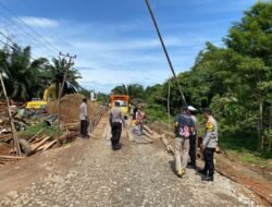 Satlantas Polres Musi Rawas Cek Jembatan Rusak di Ciptodadi