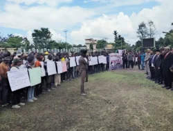 Selamatkan Wilayah Mimika Wee dari Upaya Pencaplokan Kabupaten Tetangga, FPHUM Lakukan Aksi di Kantor DPRK Mimika