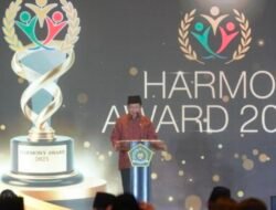 Mimika Terima Harmony Award 2025, Menag: Kemajemukan adalah Kekayaan Sosial & Identitas Bangsa Indonesia