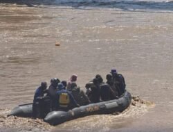 Tim SAR Airud Polres Bireuen Terus Evakuasi Korban Banjir
