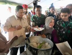 Presiden Prabowo Subianto Tinjau Tenda Pengungsi di Bireuen