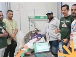 Hari Libur, Tim DUKCAPIL SIAGA Mimika Tetap Layani Wanita Lanjut Usia Korban Kecelakaan di RSUD Mimika