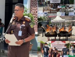 Kejari Bireuen Musnahkan Ribuan Barang Bukti Tindak Pidana Umum yang Telah Inkrah