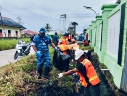 Kolaborasi Pemerintah Distrik Wania, Pemkamp Nawaripi, CHD PTFI, dan Puskesmas Tekan Malaria Lewat Kebersihan Lingkungan