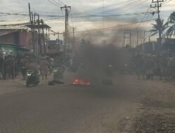 Dipicu Toko Emas Tutup, Pendulang Palang Jalan Ahmad Yani Perempatan Gorong-gorong Timika