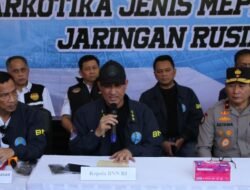 UNGKAP CLANDESTINE LABORATORY DI BALI, BNN AMANKAN DUA WN RUSIA