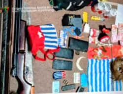 Tim Patroli Koops TNI Papua Amankan Senjata Api dan 7 Orang OPM