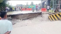 Jembatan Penghubung Kota–Kabupaten Kupang di Naibonat Ambruk, Lalu Lintas Lumpuh Total