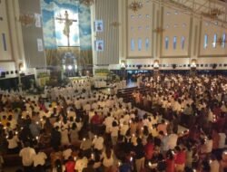 Malam Paskah di Gereja Katedral Tiga Raja, Uskup Timika Soroti Kekerasan di Tanah Papua