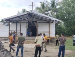 Mengawali Rehab Gereja St. Klemens Keakwa, Satgas TMMD Reg 128 Kodim 1710/Mimika Tinjau dan Mengukur.