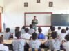 Tanamkan Cinta Tanah Air, Letda Inf Wahyu Aditya Beri Wawasan Kebangsaan kepada Siswa SD Naena Keakwa.