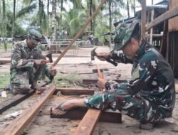 Pembuatan Pintu Jadi Tahapan Lanjutan Sasaran Fisik TMMD Kodim 1710/Mimika