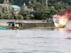 Kapal Motor Pengangkut BBM Terbakar Hebat di DAS Barito. 