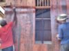 Progres Pembangunan Rumah TMMD Masuki Tahap Pengecatan Dinding di Kampung Keakwa